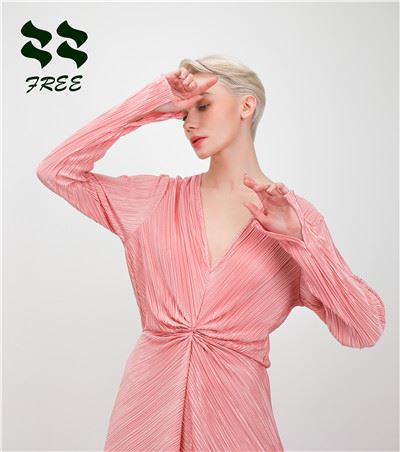 Sleeve cuff has slit